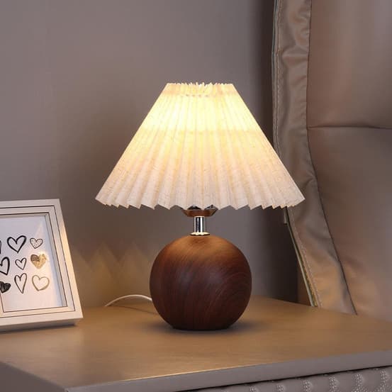 Curveball Lamp